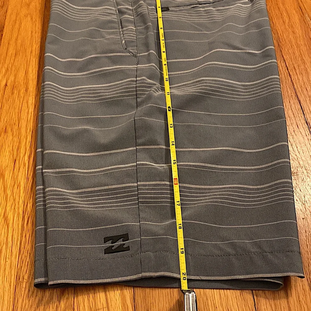 Billabong Hybrid Shorts Men’s Size 30 - Picture 11 of 16